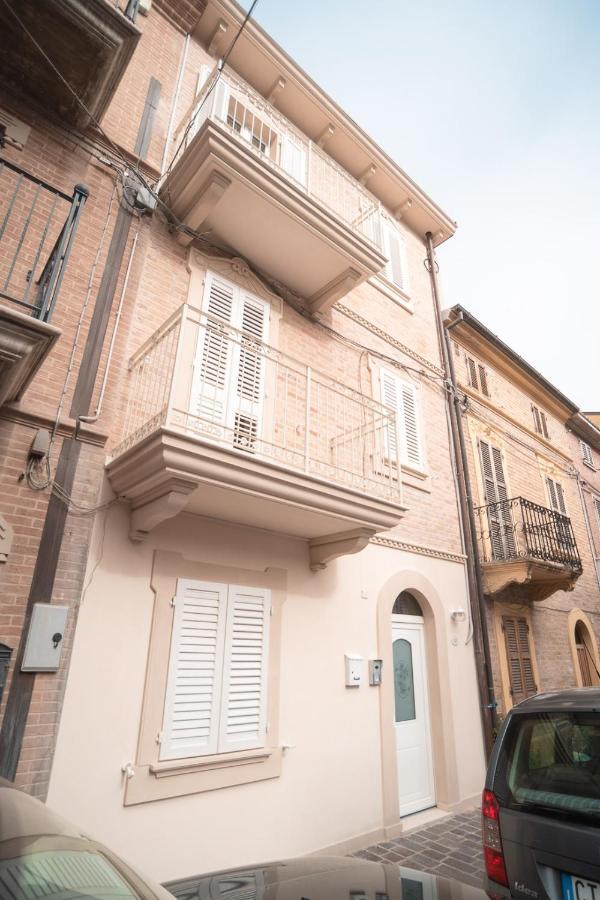 Le Camelie -Appartamenti Nuovi Porto SantʼElpidio Kültér fotó