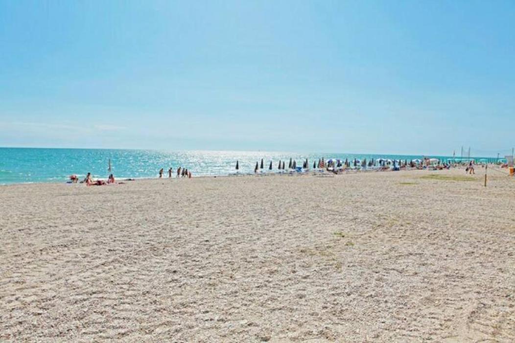 Le Camelie -Appartamenti Nuovi Porto SantʼElpidio Kültér fotó