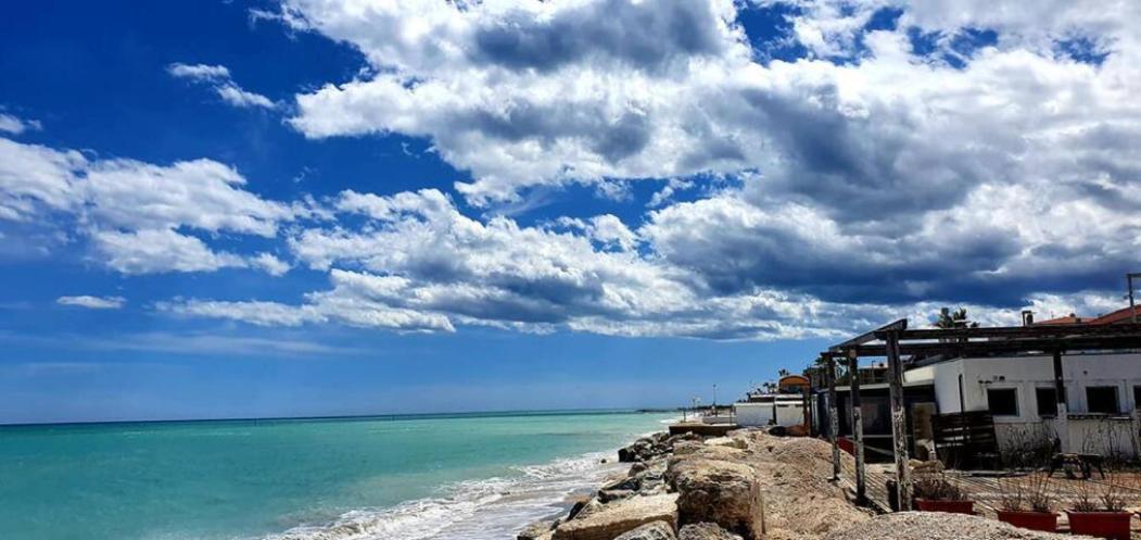 Le Camelie -Appartamenti Nuovi Porto SantʼElpidio Kültér fotó