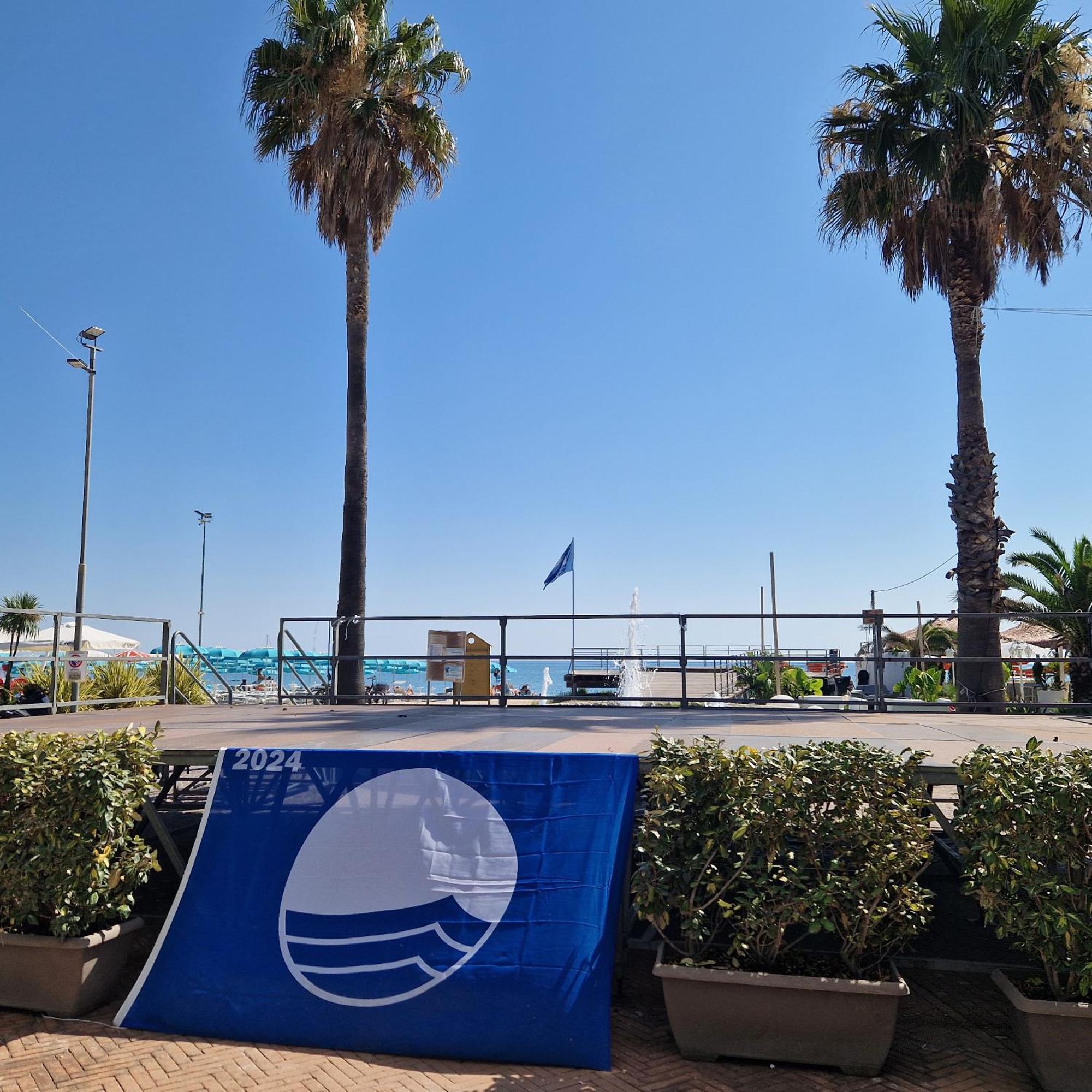 Le Camelie -Appartamenti Nuovi Porto SantʼElpidio Kültér fotó